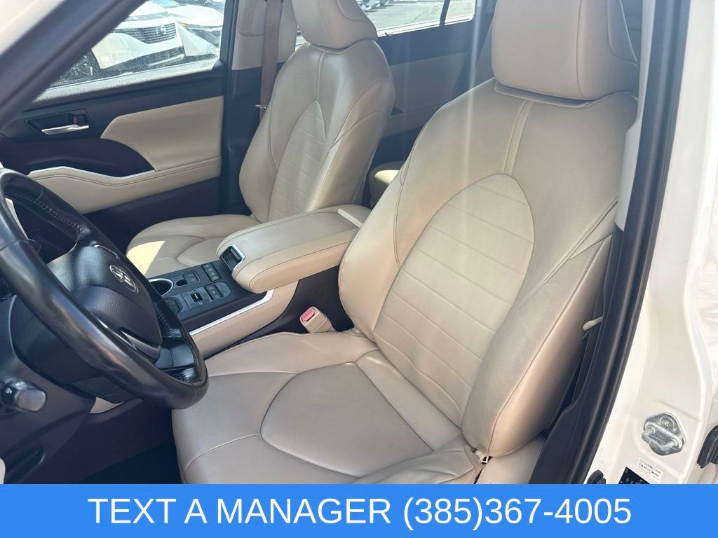 2021 Toyota Highlander XLE - Photo 14