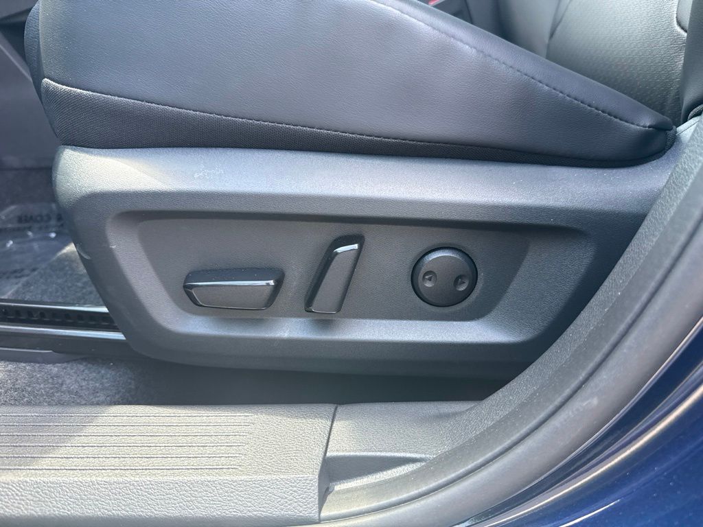 2026 Nissan Rogue Dark Armor - Photo 16