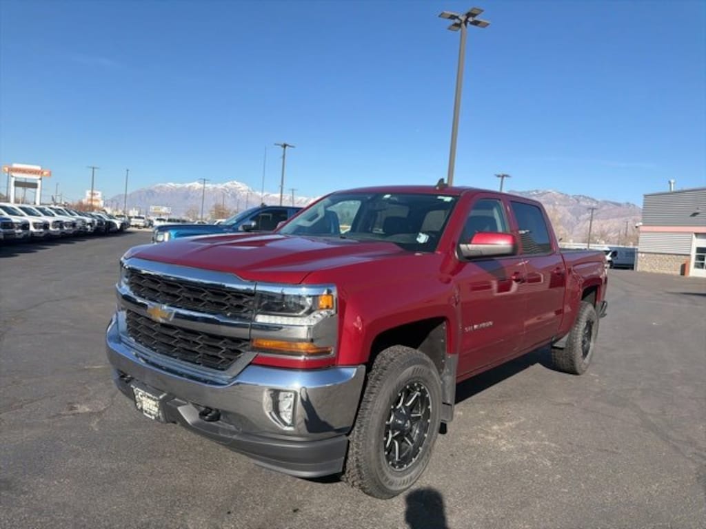 Used 2018 Chevrolet Silverado 1500 LT w/1LT Truck Crew Cab