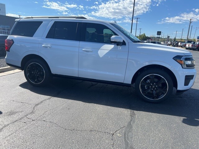 2024 Ford Expedition Limited photo 3