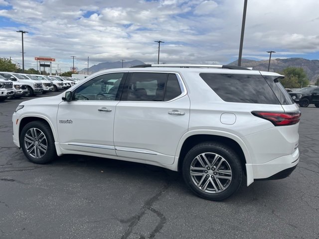 2022 Chevrolet Traverse High Country photo 2