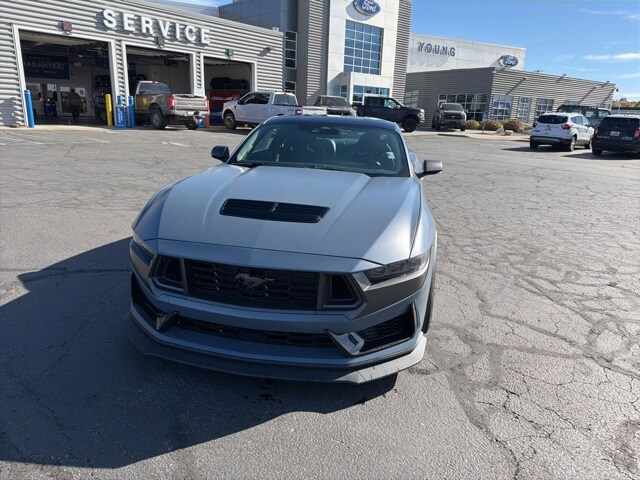 2024 Ford Mustang Dark Horse Deluxe photo 3