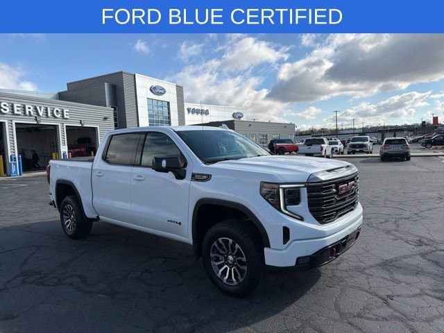 2023 GMC Sierra 4WD Crew Cab Short Box AT4's photo