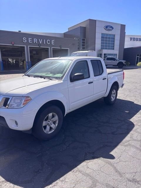 2013 Nissan Frontier 4.0 SV Crew Cab 4X4 MT SWB's photo