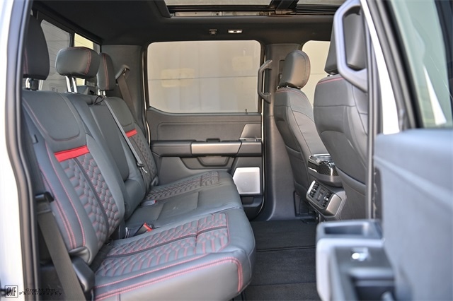 2025 Ford F-150 Lariat photo 3