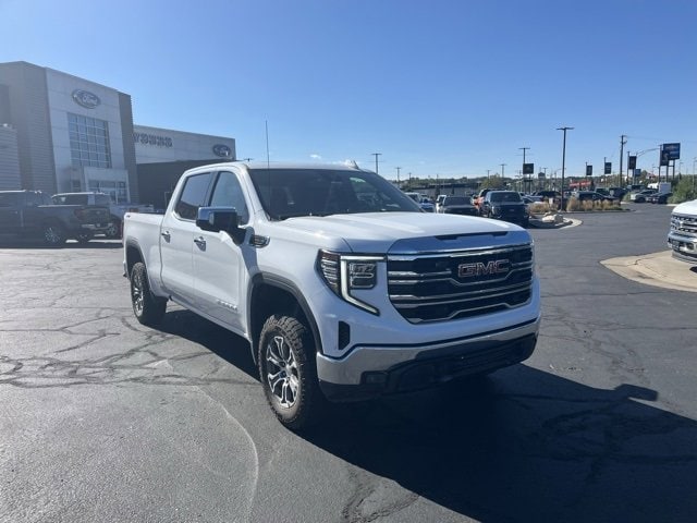 2023 GMC Sierra 1500 SLT's photo