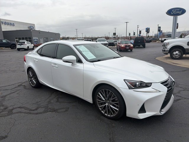 2018 Lexus IS 300 photo 3