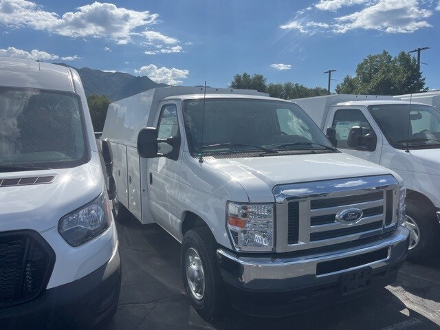 2025 Ford E-350 Base photo 3