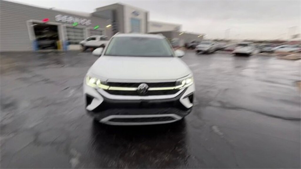 Used 2024 Volkswagen Taos 1.5T SEL SUV