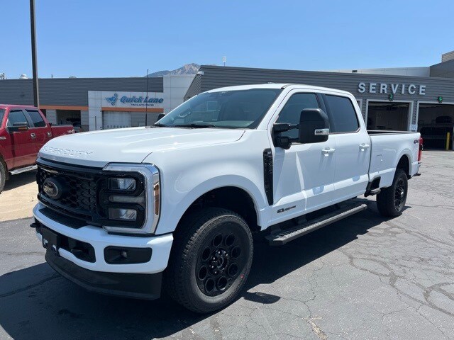 2025 Ford F-350 XLT photo 2