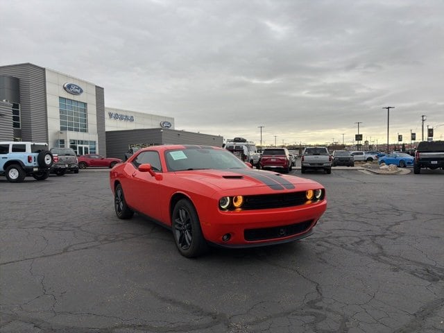 2019 Dodge Challenger SXT's photo
