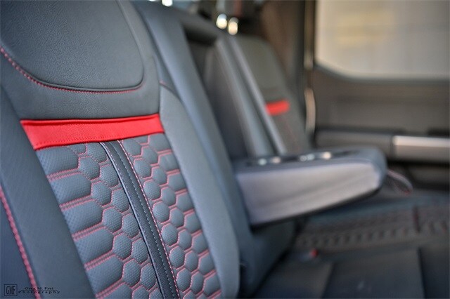 2025 Ford F-150 Lariat photo 4