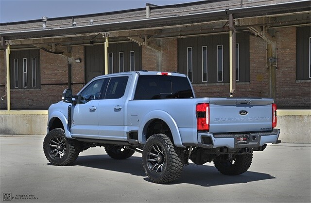 2024 Ford F-250 Lariat photo 2