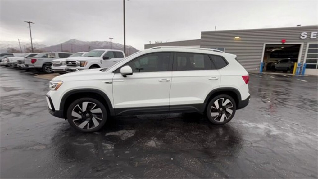 Used 2024 Volkswagen Taos 1.5T SEL SUV