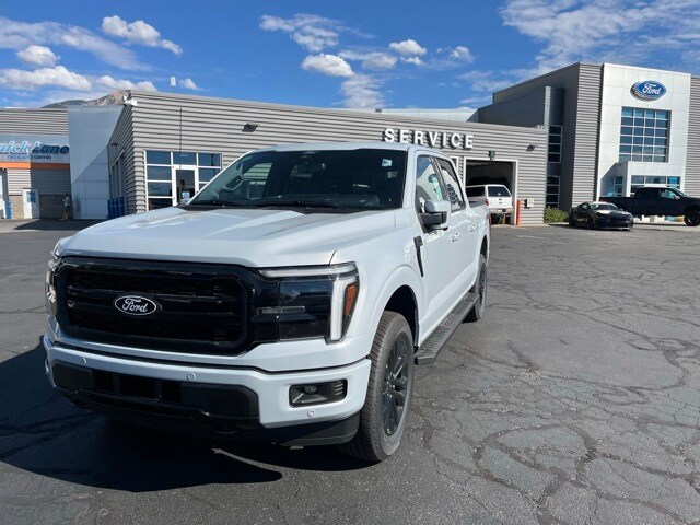 2025 Ford F-150 Lariat photo 3