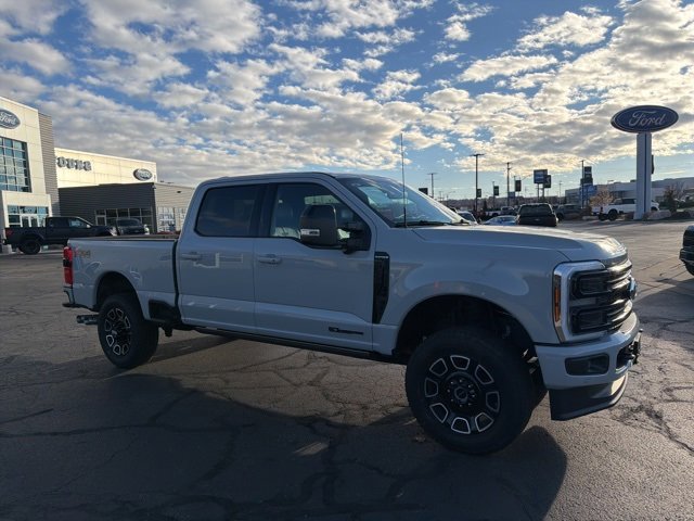 2025 Ford F-350 Platinum photo 3
