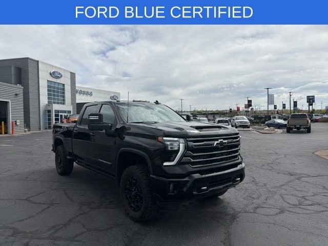 2024 Chevrolet Silverado HD High Country 4WD Crew Cab Standard Box's photo