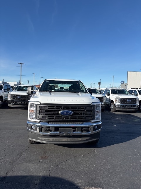 2026 Ford F-350 Super Duty XL's photo