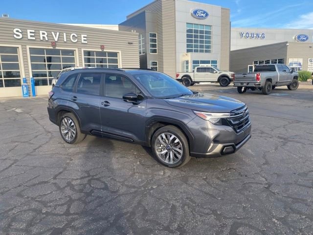 2025 Subaru Forester Touring Hybrid's photo