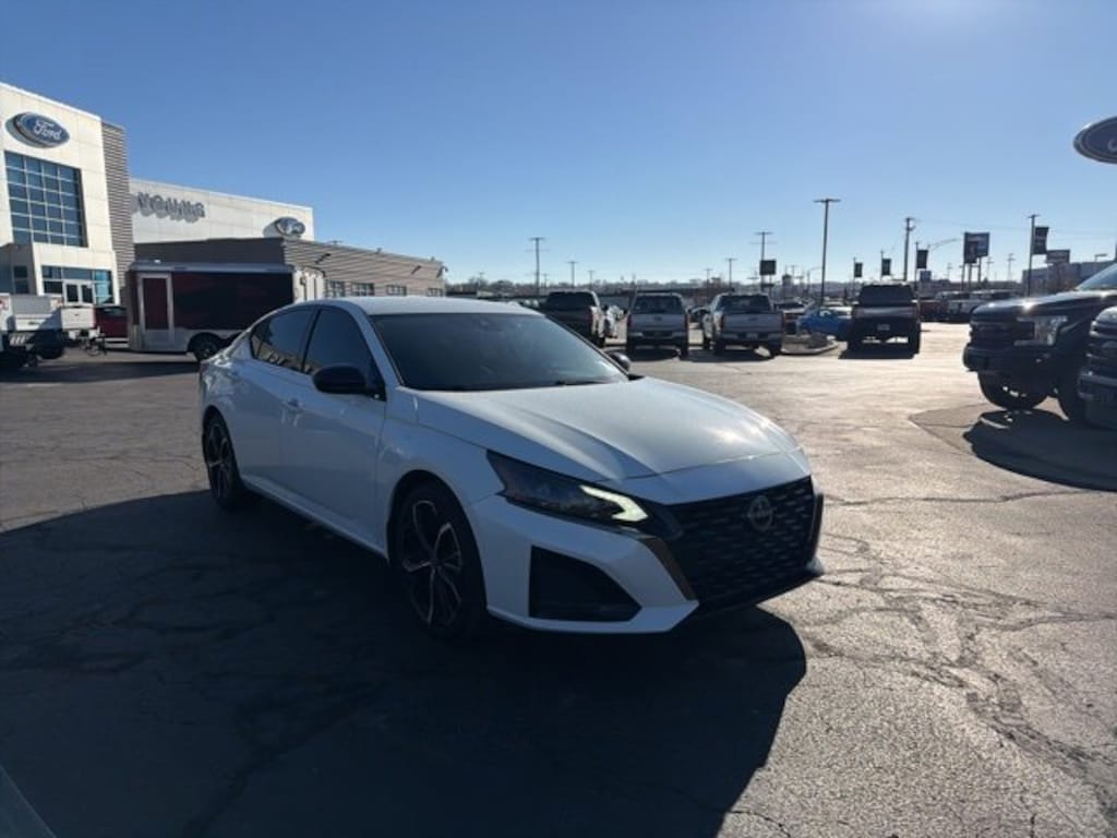Used 2023 Nissan Altima 2.5 SR Sedan