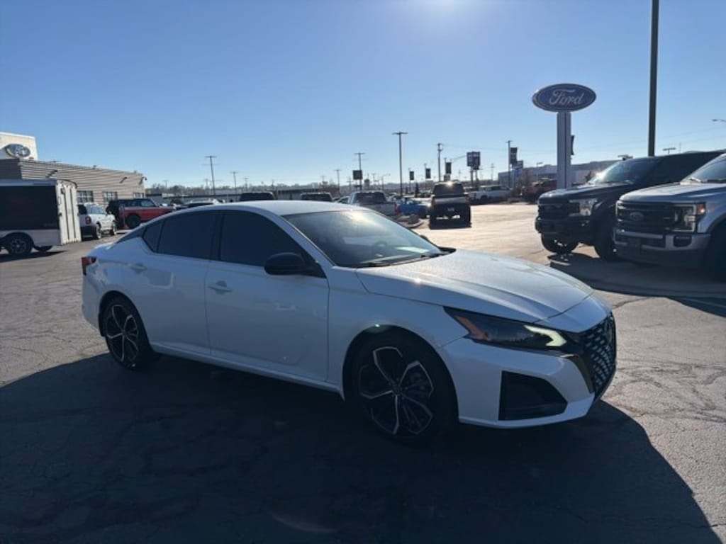 Used 2023 Nissan Altima 2.5 SR Sedan