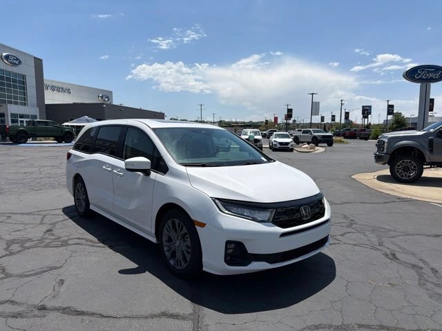 2025 Honda Odyssey Touring's photo