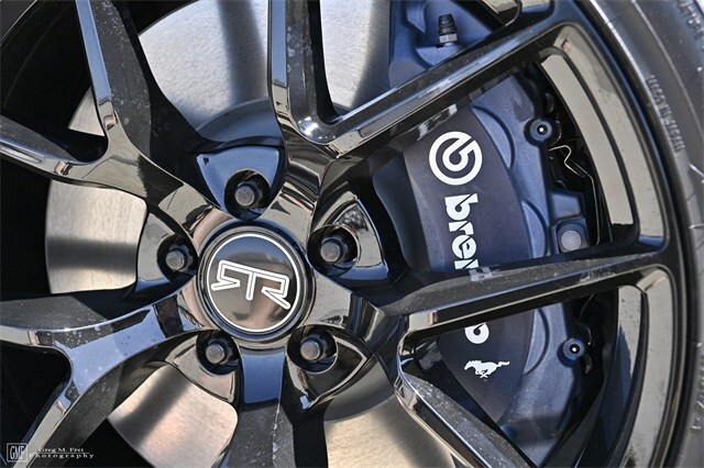 2025 Ford Mustang GT Premium photo 2