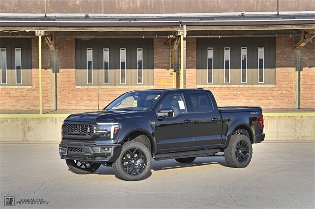 2025 Ford F-150 Lariat photo 2