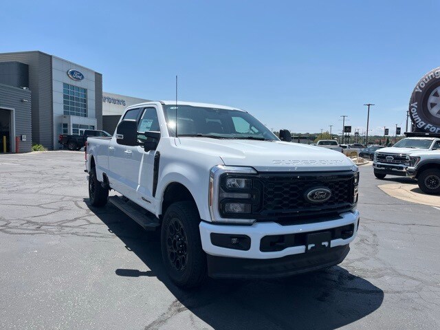 2025 Ford F-350 XLT photo 4