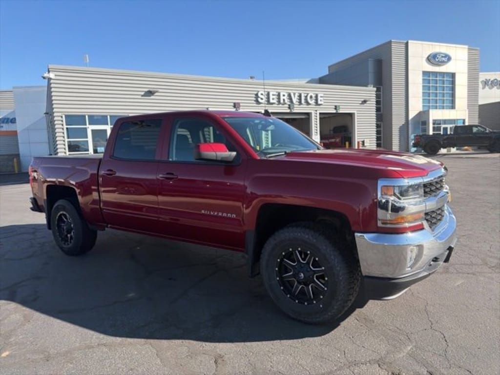 Used 2018 Chevrolet Silverado 1500 LT w/1LT Truck Crew Cab