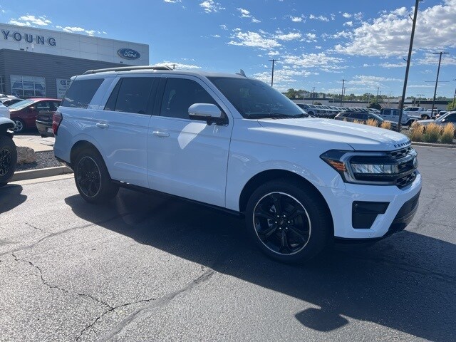 2024 Ford Expedition Limited photo 2
