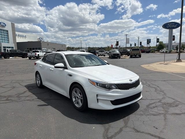 2017 Kia Optima EX AT's photo