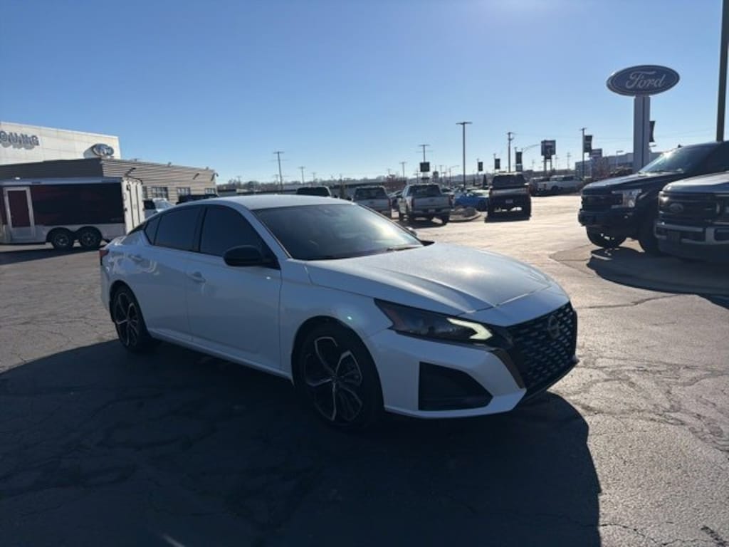 Used 2023 Nissan Altima 2.5 SR Sedan