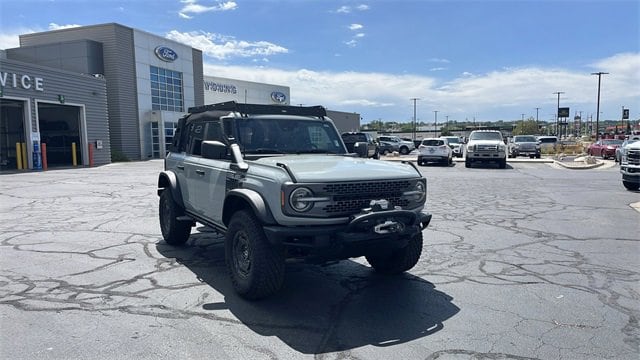 2023 Ford Bronco 4-Door Everglades's photo