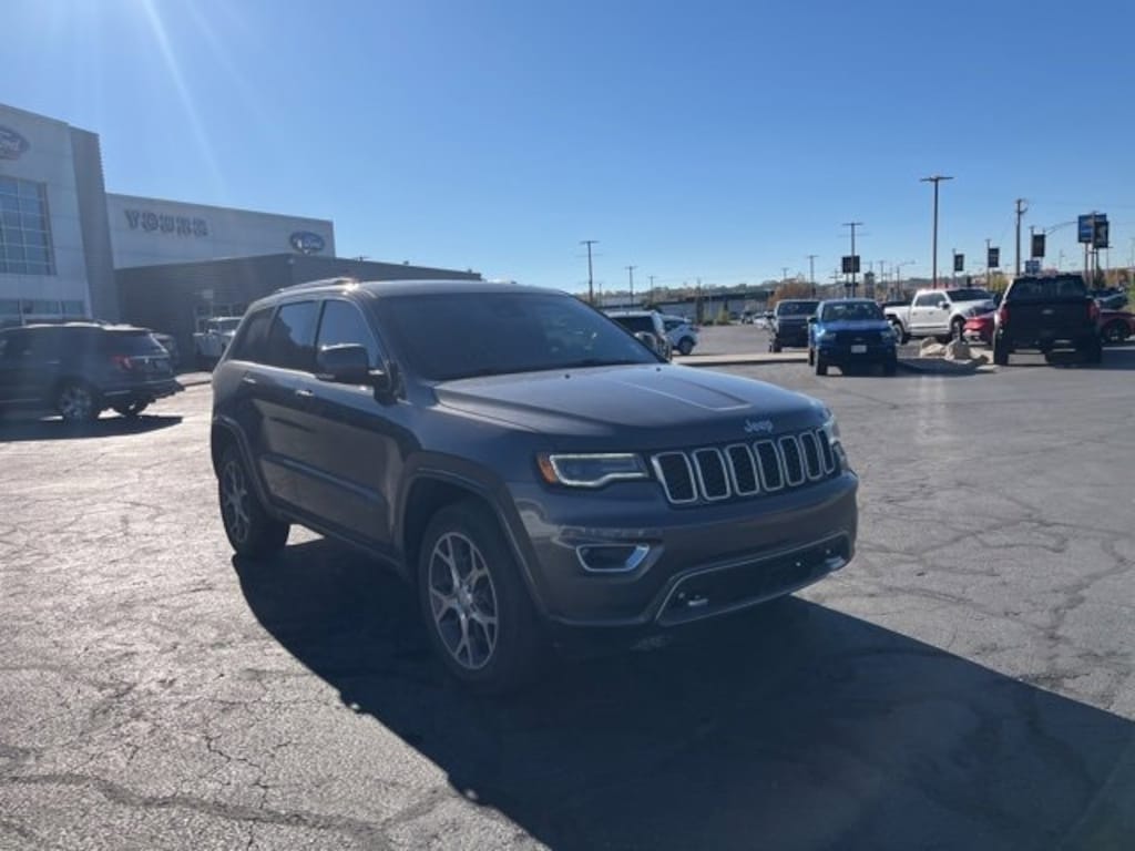 Used 2018 Jeep Grand Cherokee Limited 4x4 SUV