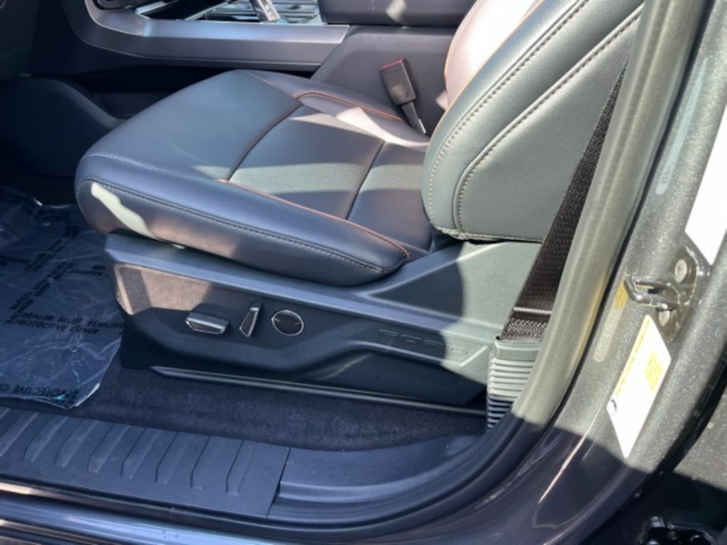 New 2025 Ford F-150 Lariat Truck