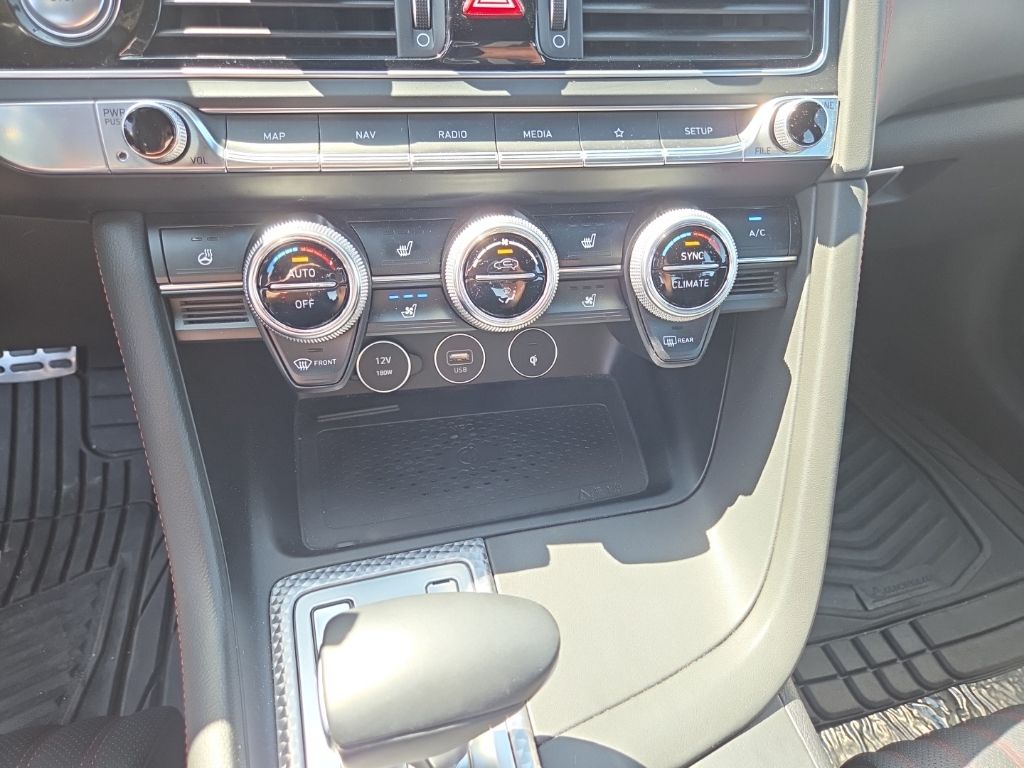 2023 GENESIS G70 Standard - Photo 17
