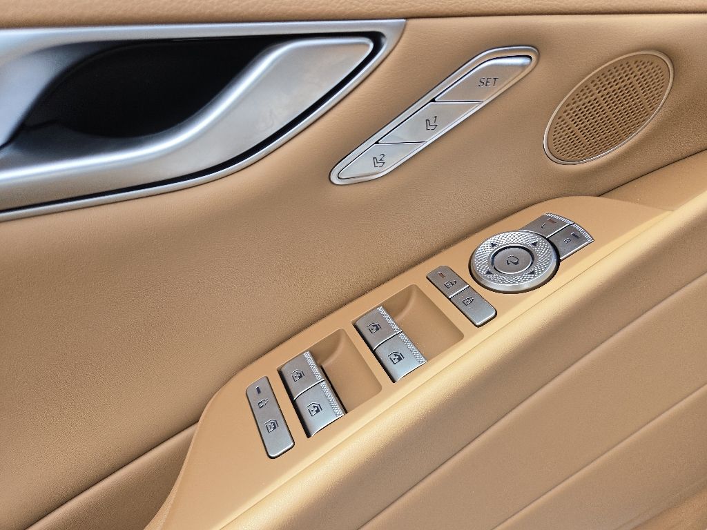 2025 GENESIS G80 Base - Photo 12