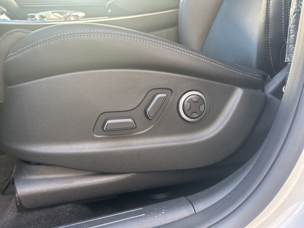 2026 GENESIS GV70 Select - Photo 11