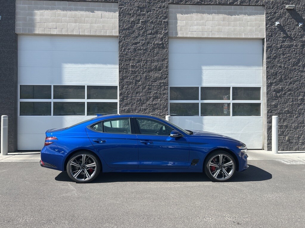 2025 Genesis G70 2.5T photo 4