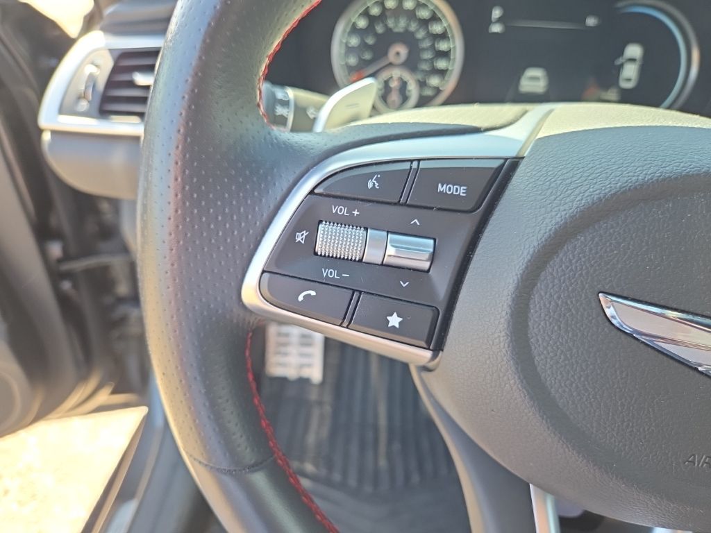 2023 GENESIS G70 Standard - Photo 13