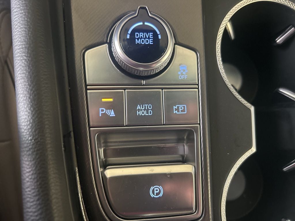 2025 GENESIS G70 Standard - Photo 10