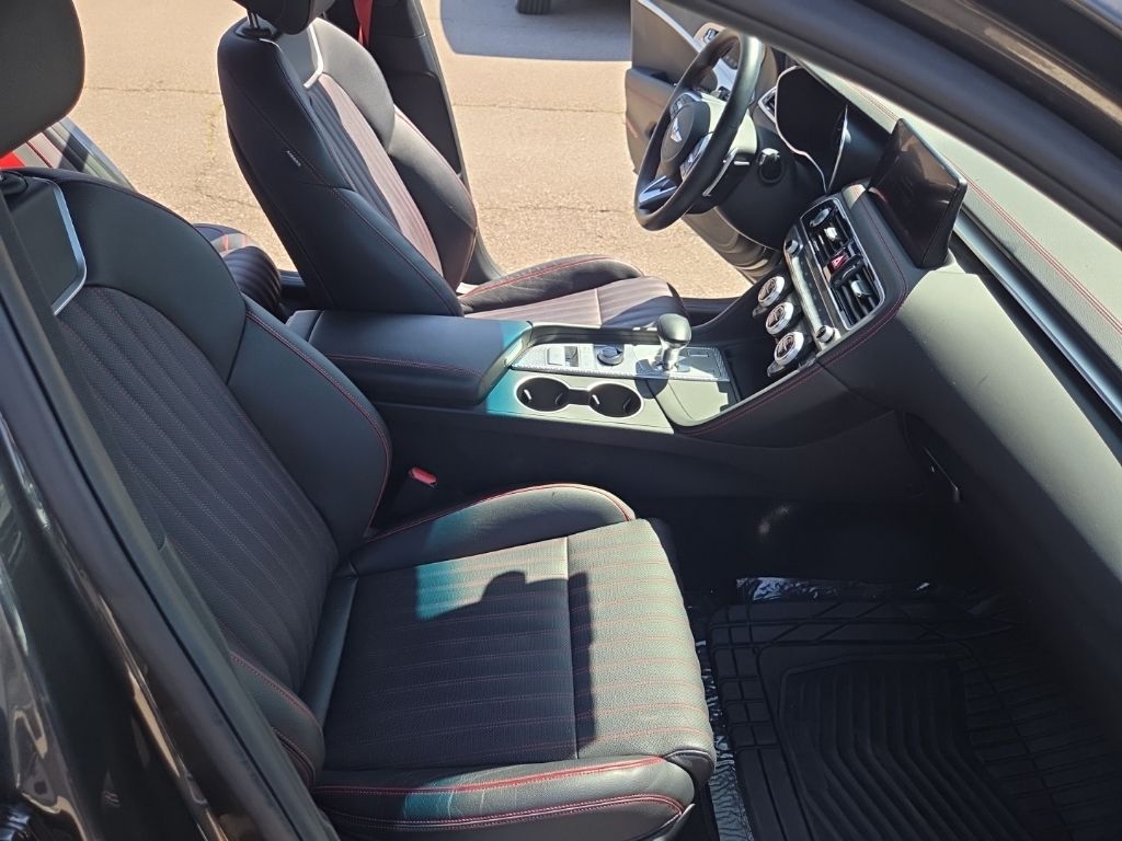 2023 GENESIS G70 Standard - Photo 32