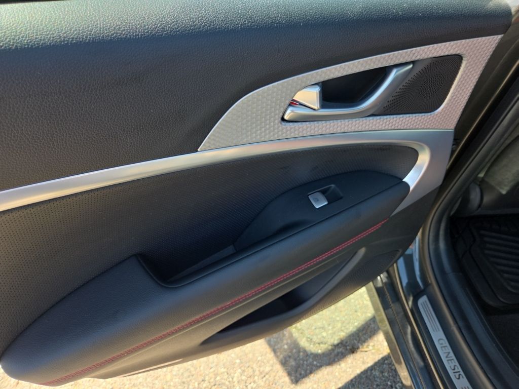 2023 GENESIS G70 Standard - Photo 20