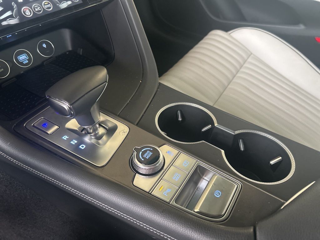 2025 GENESIS G70 Standard - Photo 11