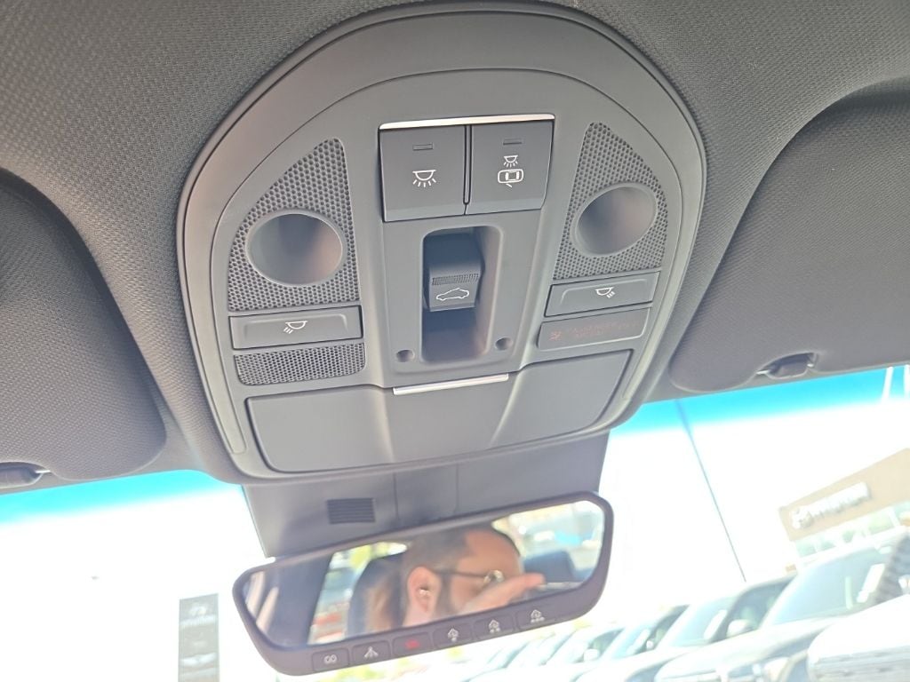 2023 GENESIS G70 Standard - Photo 15