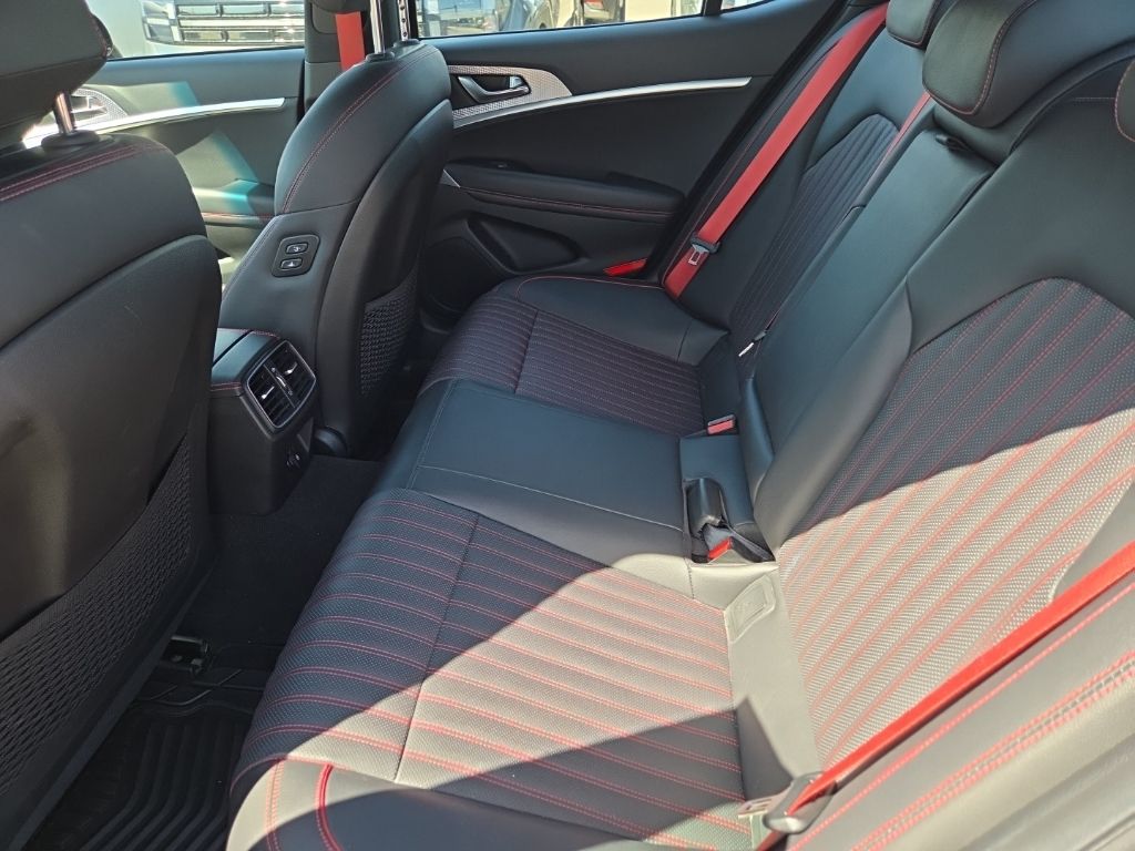 2023 GENESIS G70 Standard - Photo 21