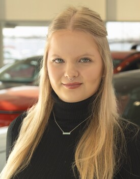 Staff member LILY ELMER from ID_881325