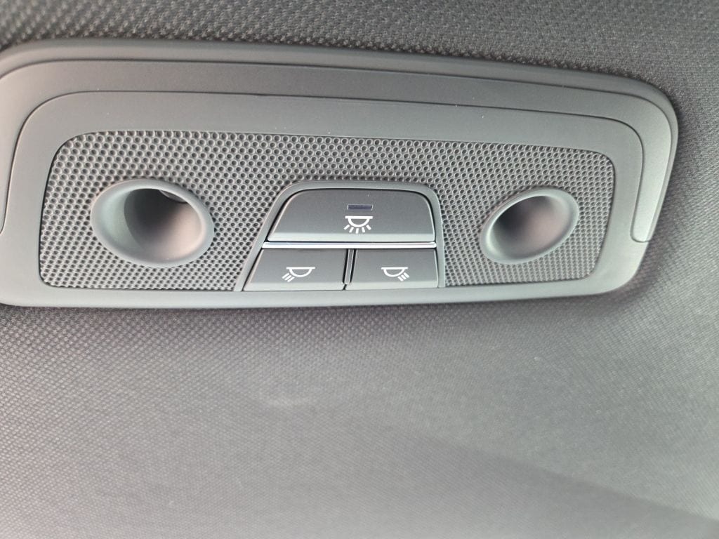 2023 GENESIS G70 Standard - Photo 26