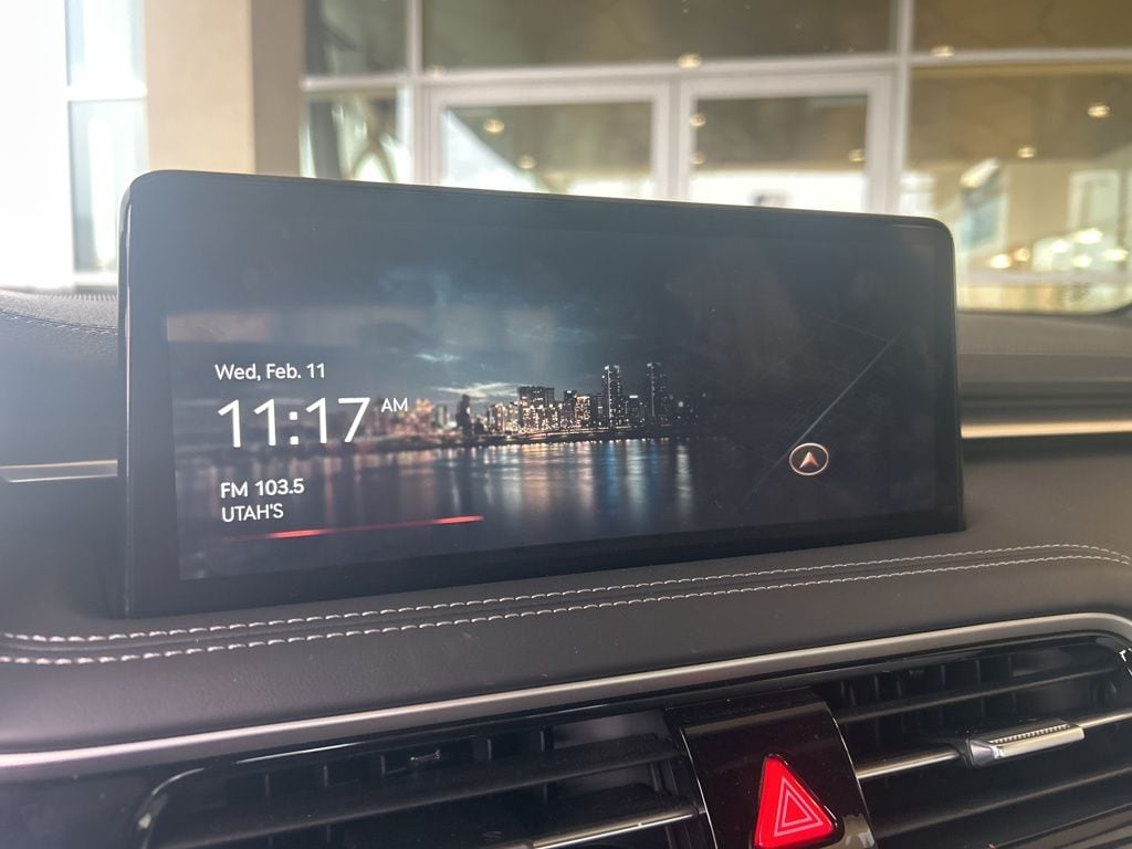 2025 GENESIS G70 Standard - Photo 8